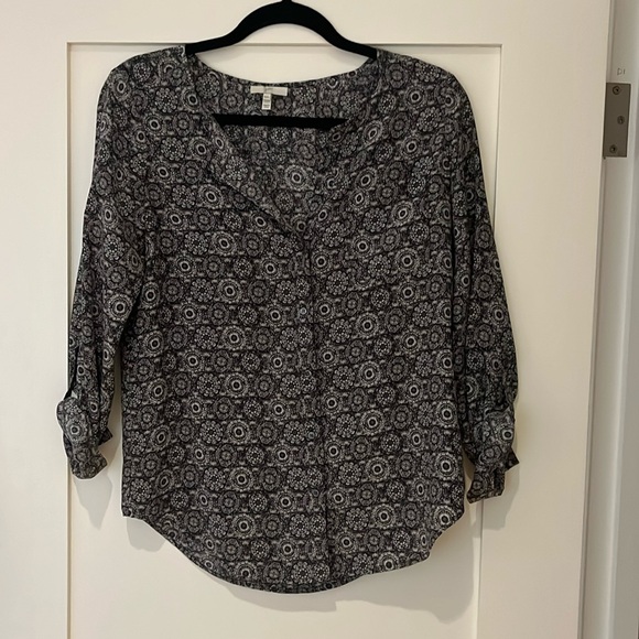 Joie Paisley, silky, button-down shirt in pristine condition - Picture 1 of 4